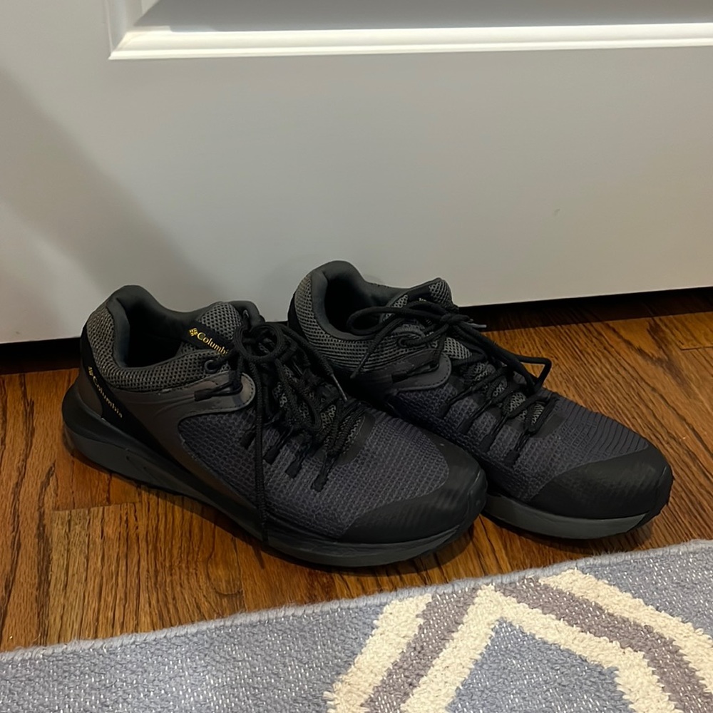 Columbia hiking shoes